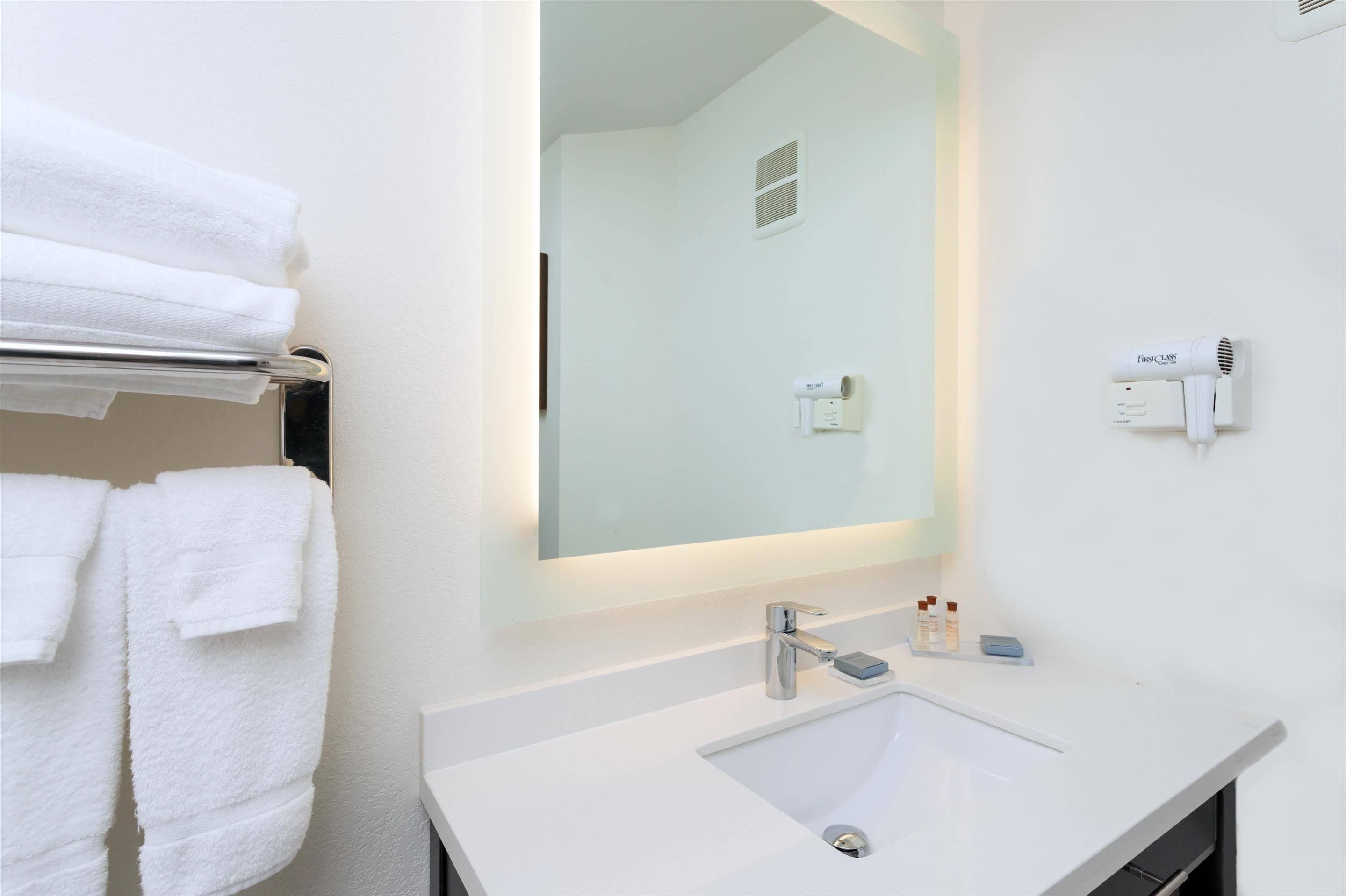 Mainstay Suites Detroit Farmington Hills Dış mekan fotoğraf